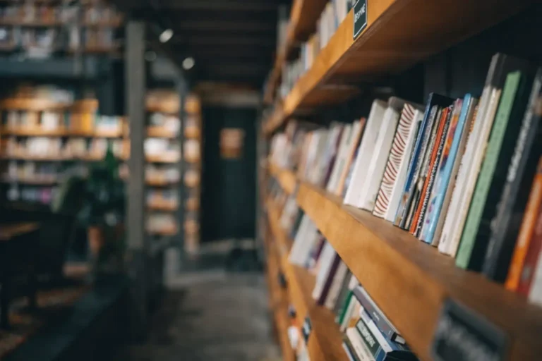 residential addiction rehab setting with structured daily routine and supportive therapeutic environment for recovery